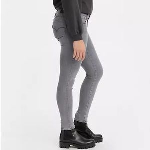 Levi’s 711 Skinny Jeans Like New